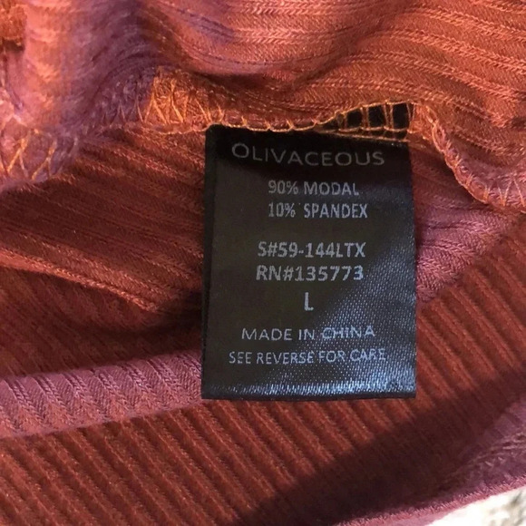 Olivaceous Ribbed Sleeveless Crop Top - Picture 4 of 5